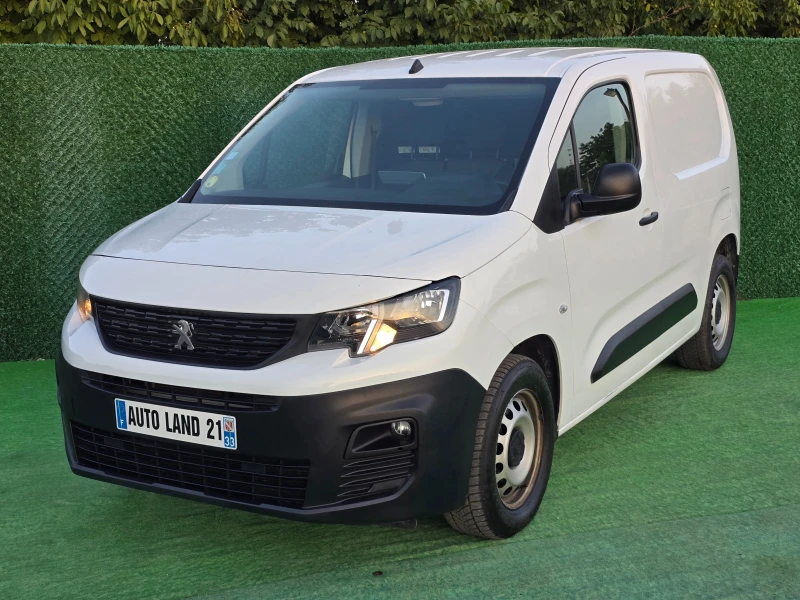 Peugeot Partner 1.5BlueHDI* 3места* 102кс* НАВИ, снимка 2 - Автомобили и джипове - 51659238
