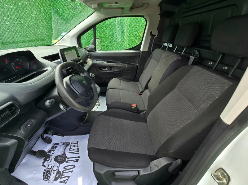 Peugeot Partner 1.5BlueHDI* 3места* 102кс* НАВИ, снимка 9 - Автомобили и джипове - 51659238