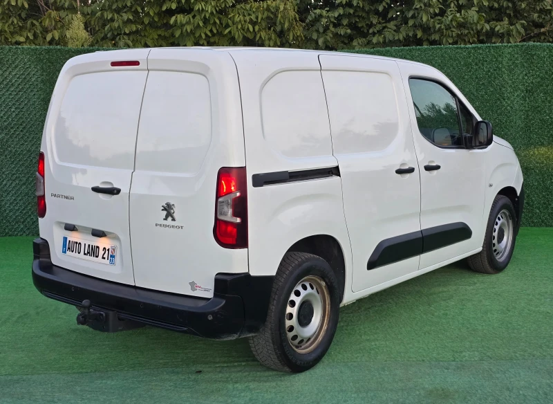 Peugeot Partner 1.5BlueHDI* 3места* 102кс* НАВИ, снимка 5 - Автомобили и джипове - 51659238