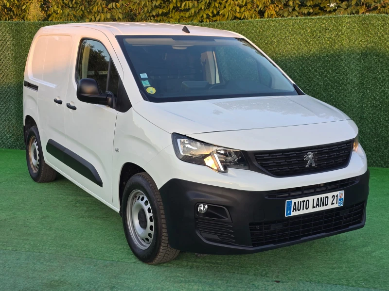 Peugeot Partner 1.5BlueHDI* 3места* 102кс* НАВИ, снимка 3 - Автомобили и джипове - 51659238
