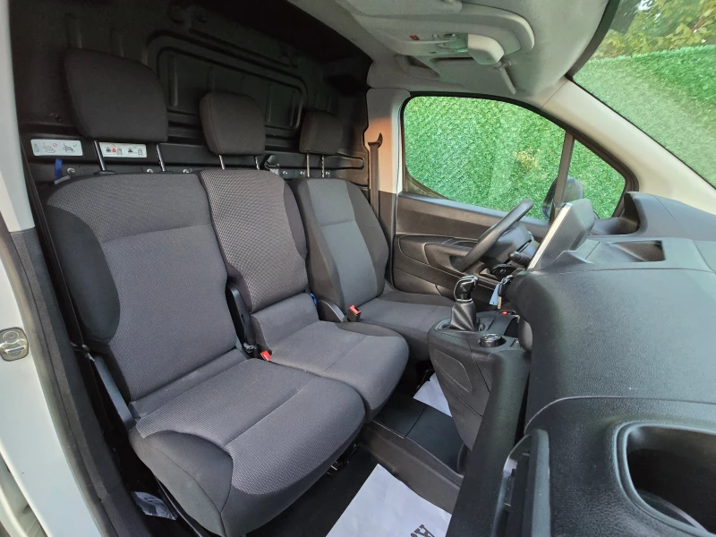 Peugeot Partner 1.5BlueHDI* 3места* 102кс* НАВИ, снимка 10 - Автомобили и джипове - 51659238