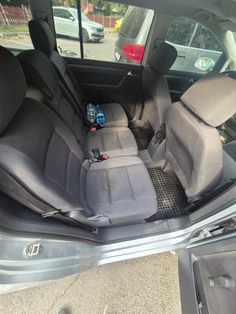 VW Touran, снимка 9 - Автомобили и джипове - 52590239