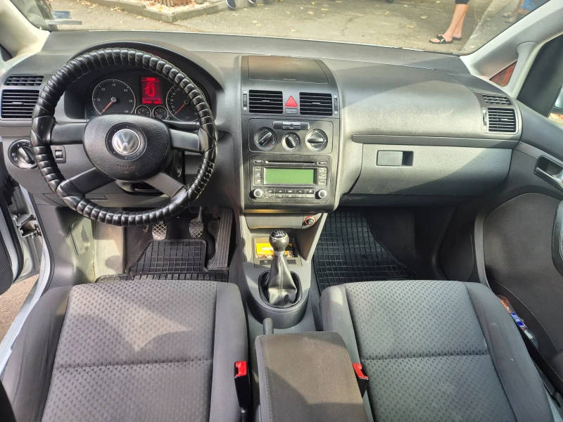 VW Touran, снимка 7 - Автомобили и джипове - 52590239