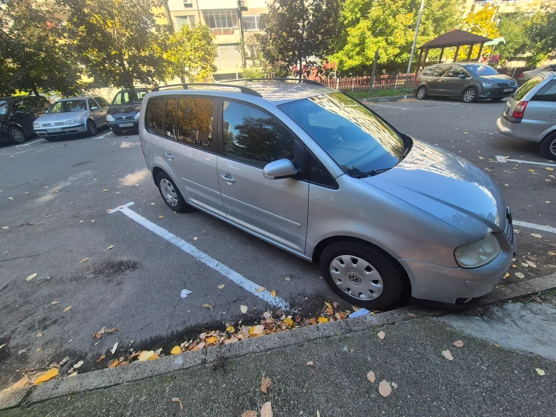 VW Touran, снимка 2 - Автомобили и джипове - 52590239