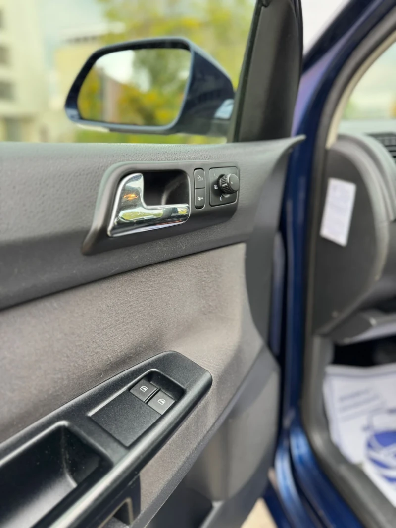 VW Polo 1.4i 88hp, снимка 9 - Автомобили и джипове - 52525383