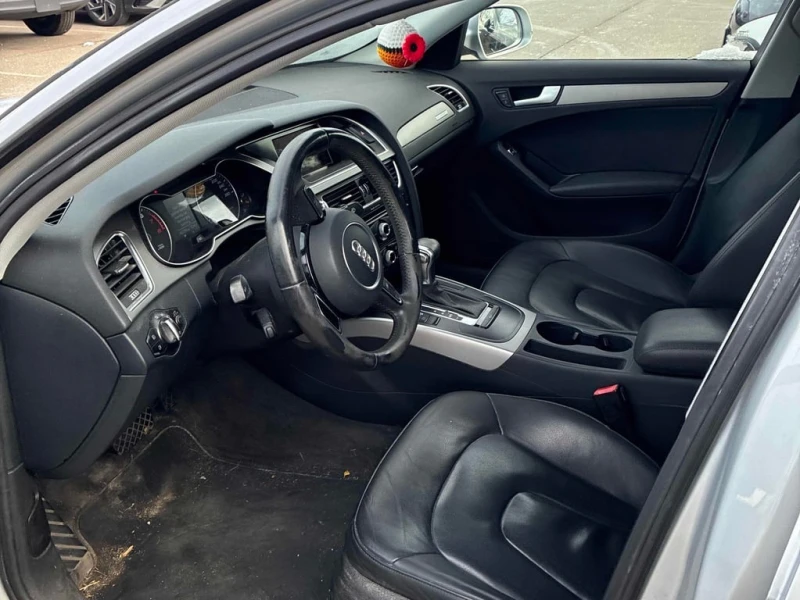 Audi A4 * 4dr Sdn Auto quattro * CARFAX * БЕЗ ПЪРВОНАЧАЛНА, снимка 5 - Автомобили и джипове - 52673960