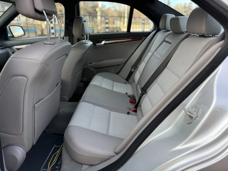 Mercedes-Benz C 320 6 МЕСЕЦА ГАРАНЦИЯ/AMG Pack 224к.с Сервизна История, снимка 8 - Автомобили и джипове - 52965044