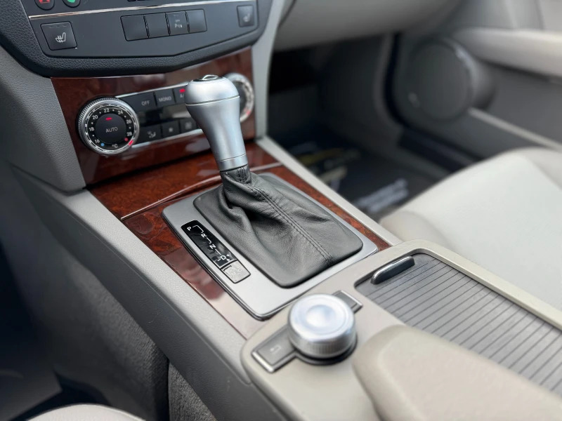 Mercedes-Benz C 320 6 МЕСЕЦА ГАРАНЦИЯ/AMG Pack 224к.с Сервизна История, снимка 11 - Автомобили и джипове - 52965044