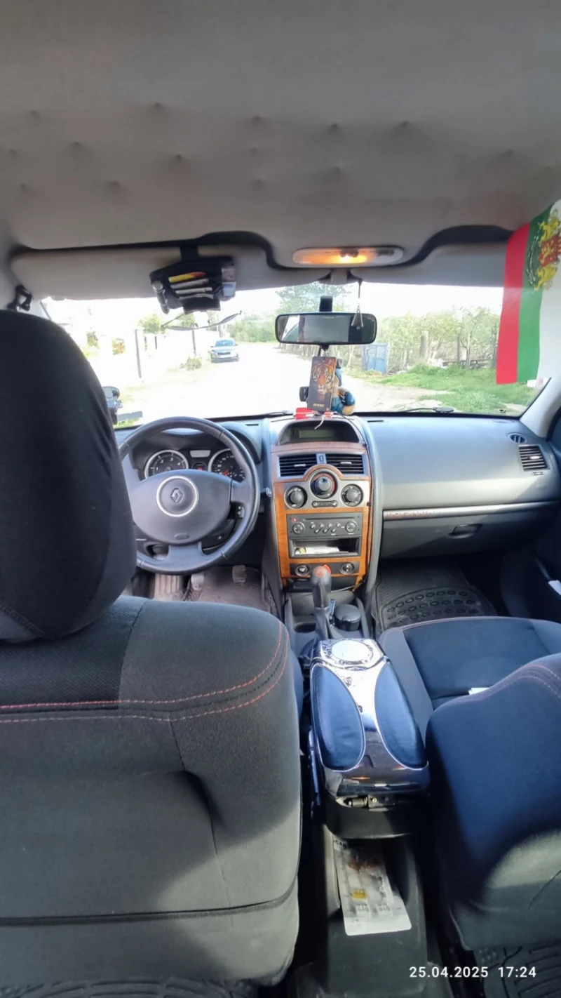 Renault Megane 1.5dci, снимка 6 - Автомобили и джипове - 53041676