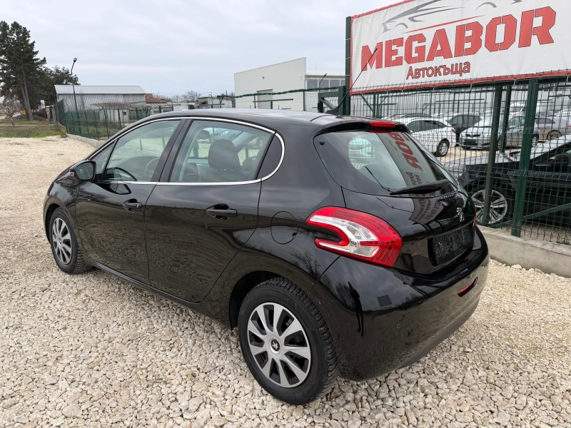 Peugeot 208 1.6HDi/92 p.s-Navi!!!Euro 5!!!, снимка 4 - Автомобили и джипове - 53578421