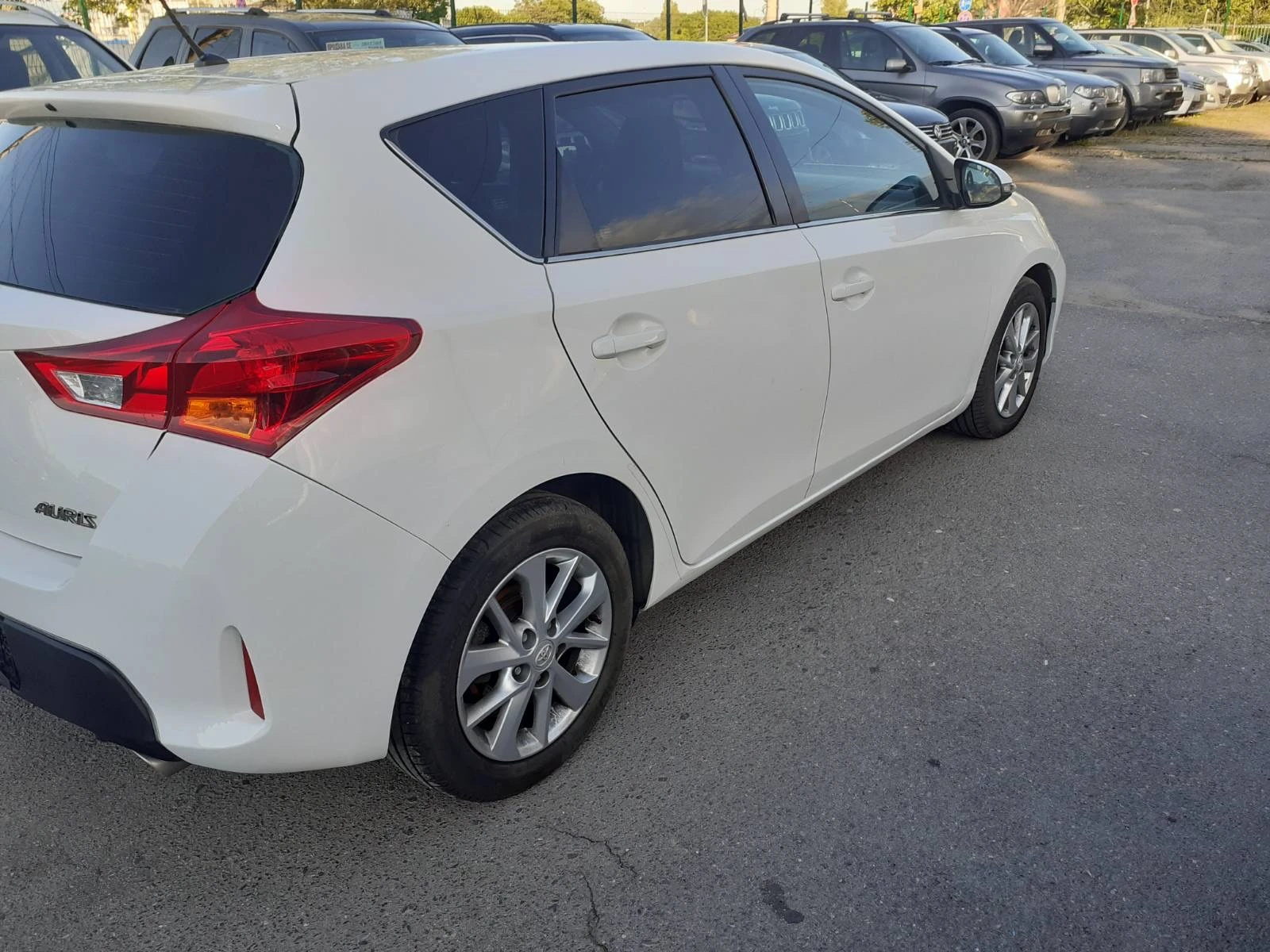Toyota Auris  2, 0 D4D NAVI KEY LESS GO KAMERA TEMPOMAT - изображение 4