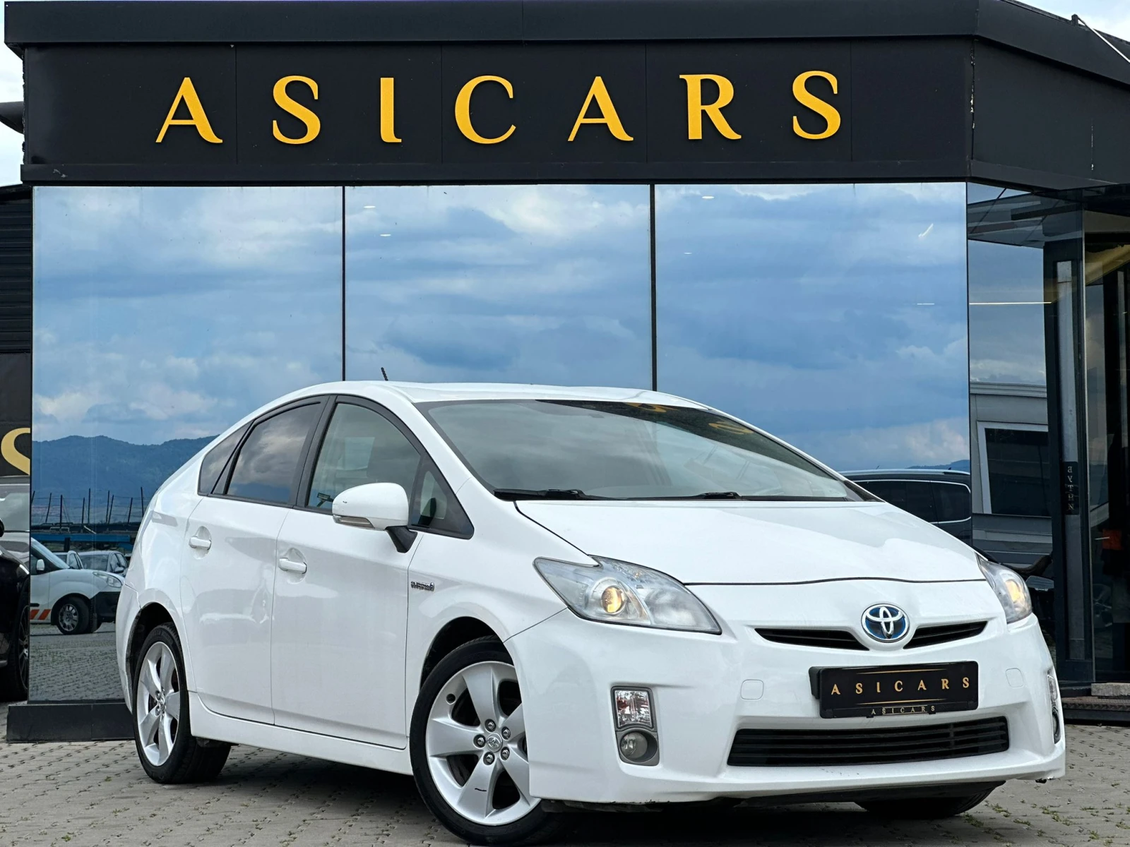 Toyota Prius / 1.8I / 136 HP / ACTIVE / HYBRID /  - изображение 7