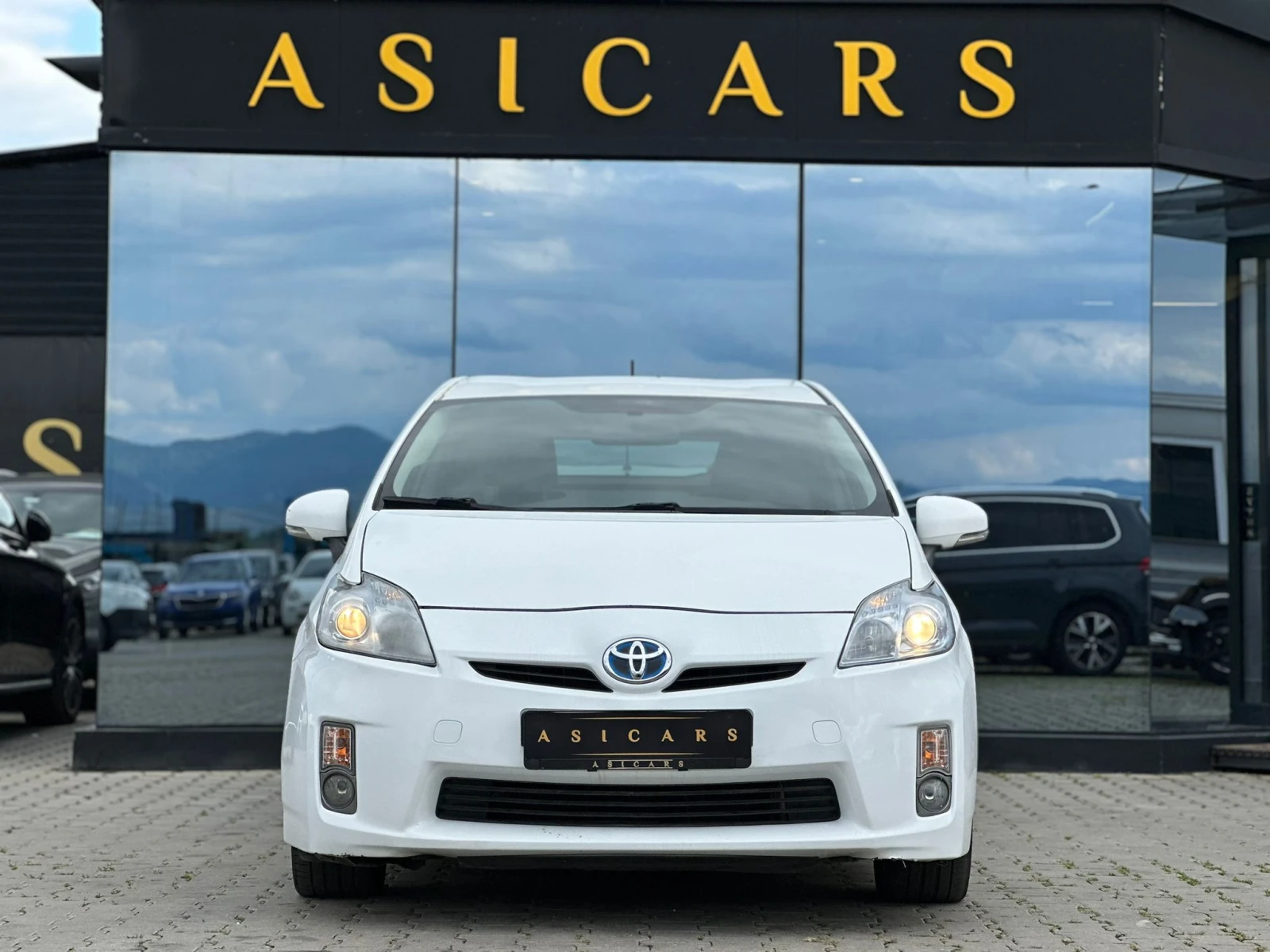 Toyota Prius / 1.8I / 136 HP / ACTIVE / HYBRID /  - изображение 8