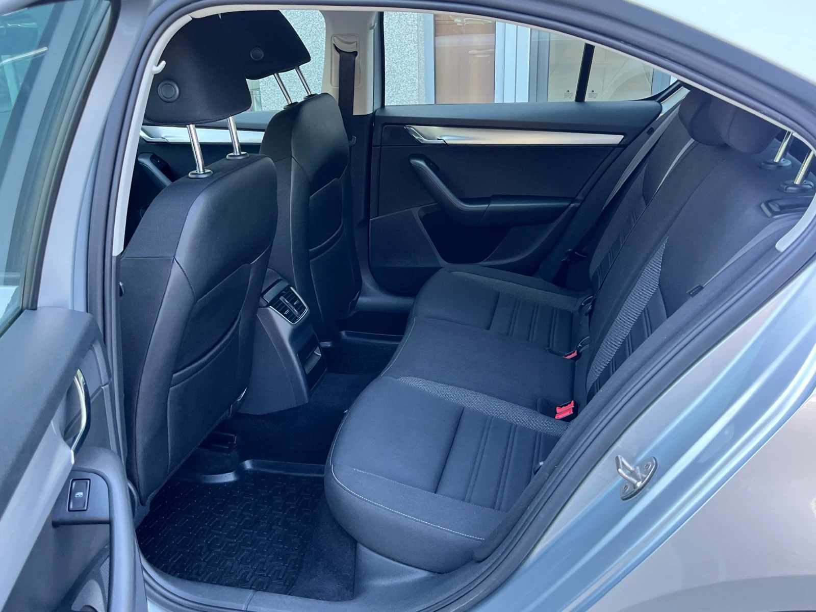 Skoda Octavia 1, 6 TDI 4х4  - изображение 5
