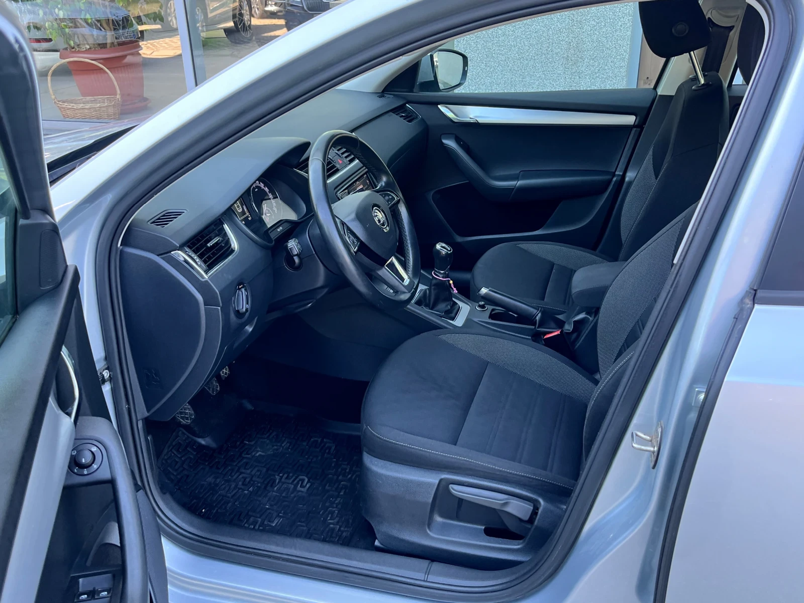 Skoda Octavia 1, 6 TDI 4х4  - изображение 6
