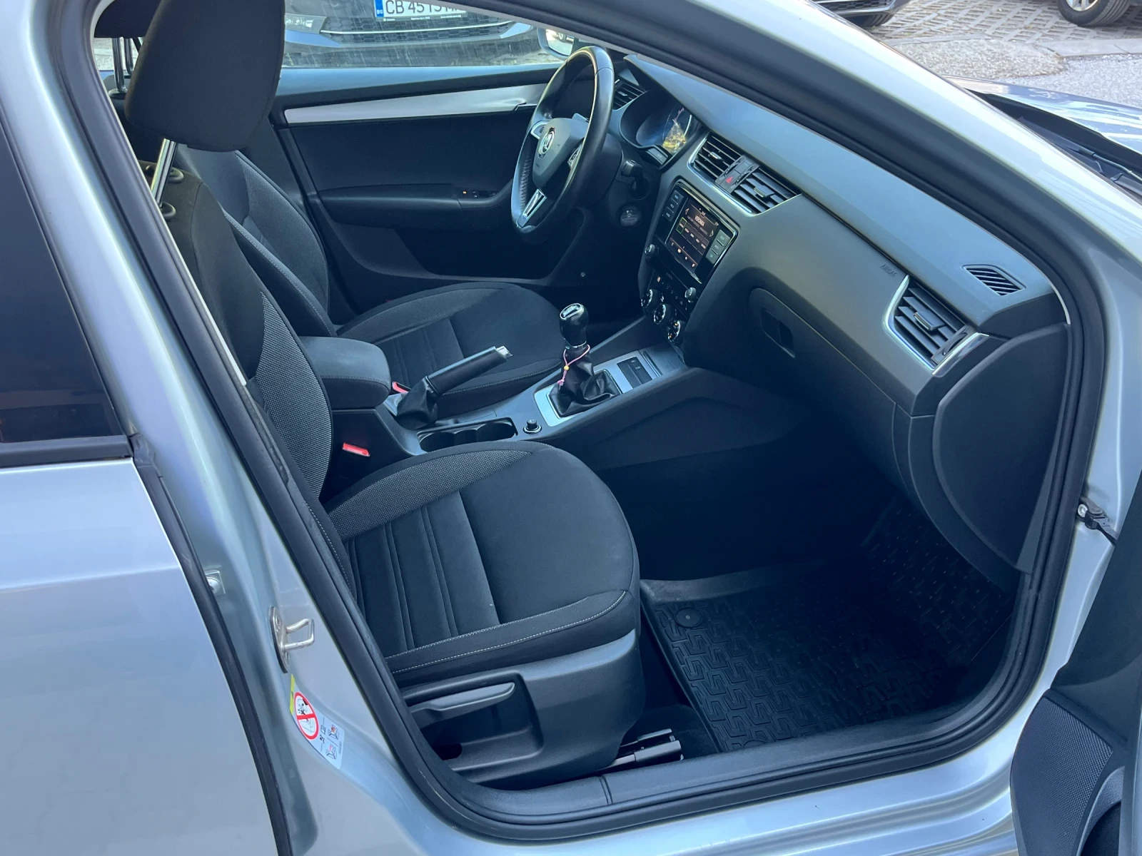 Skoda Octavia 1, 6 TDI 4х4  - изображение 8