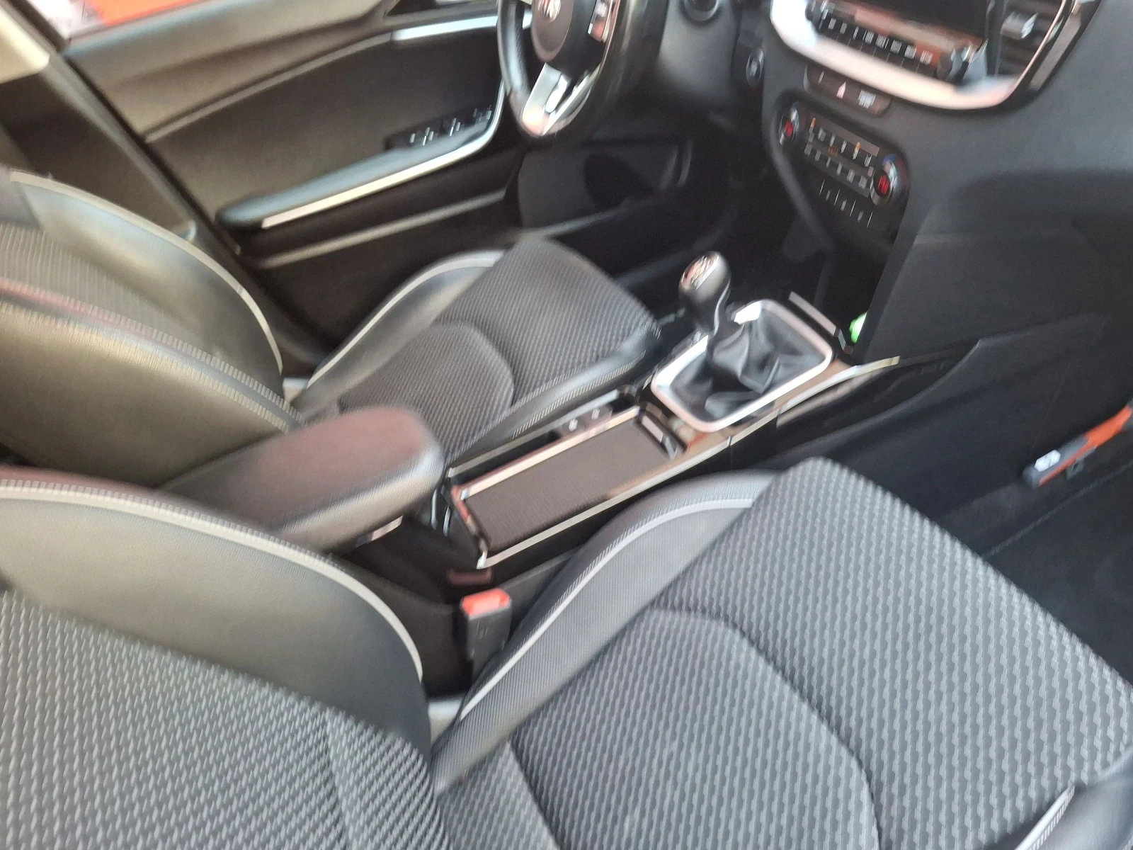 Kia Ceed SW 1.0 T-GDI Dynamic Line - изображение 10