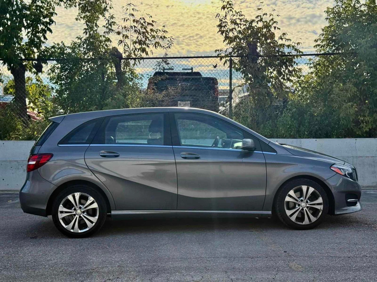 Mercedes-Benz B 250 CARFAX* АВТОФИНАНСИРАНЕ* БЕЗ ПЪРВОНАЧАЛНА ВНОСКА*  - изображение 2