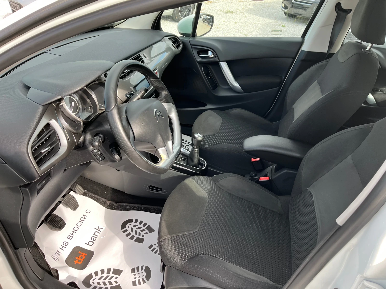 Citroen C3 1, 4 HDI Exclusive панорама - изображение 7