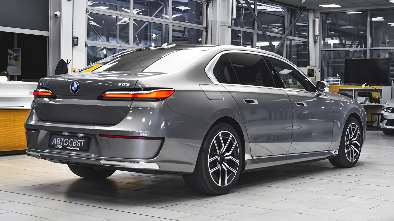 BMW 750 e xDrive Executive Lounge PHEV Sportautomatic - изображение 6