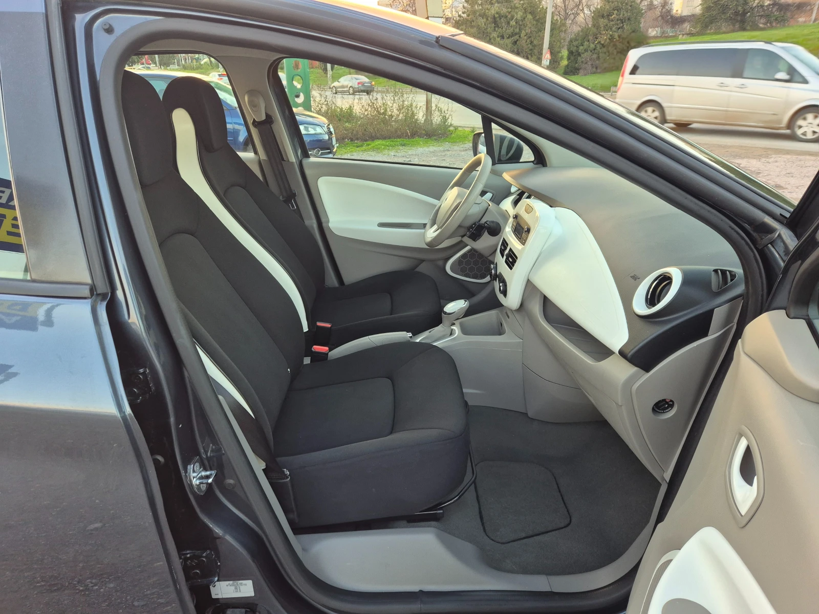 Renault Zoe 41Кw - изображение 9