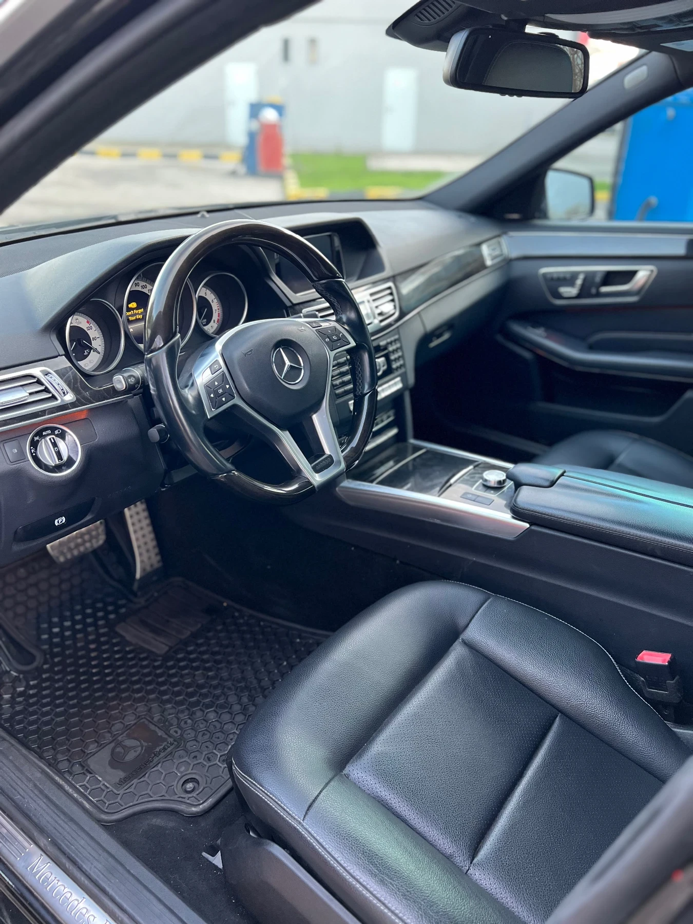 Mercedes-Benz E 350 AMG LINE - изображение 8