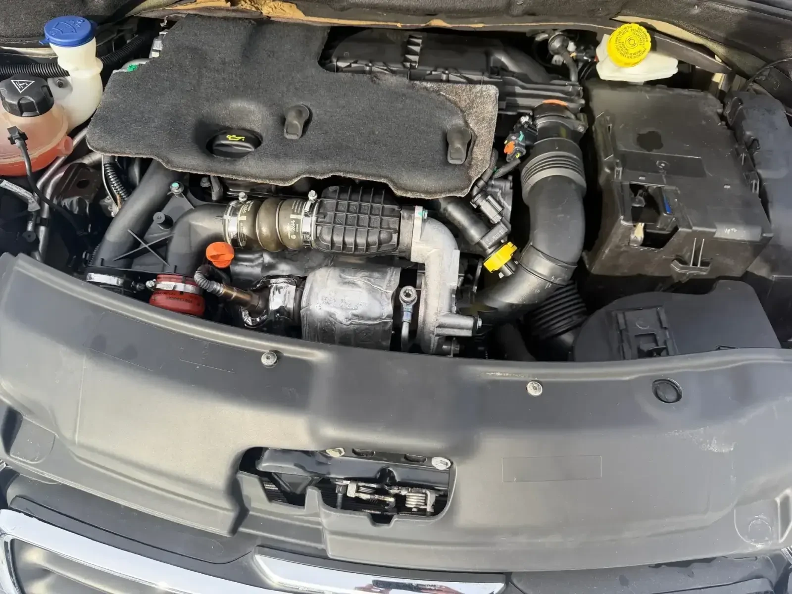 Peugeot 208 1.6HDi/92 p.s-Navi!!!Euro 5!!!, снимка 15 - Автомобили и джипове - 53578421