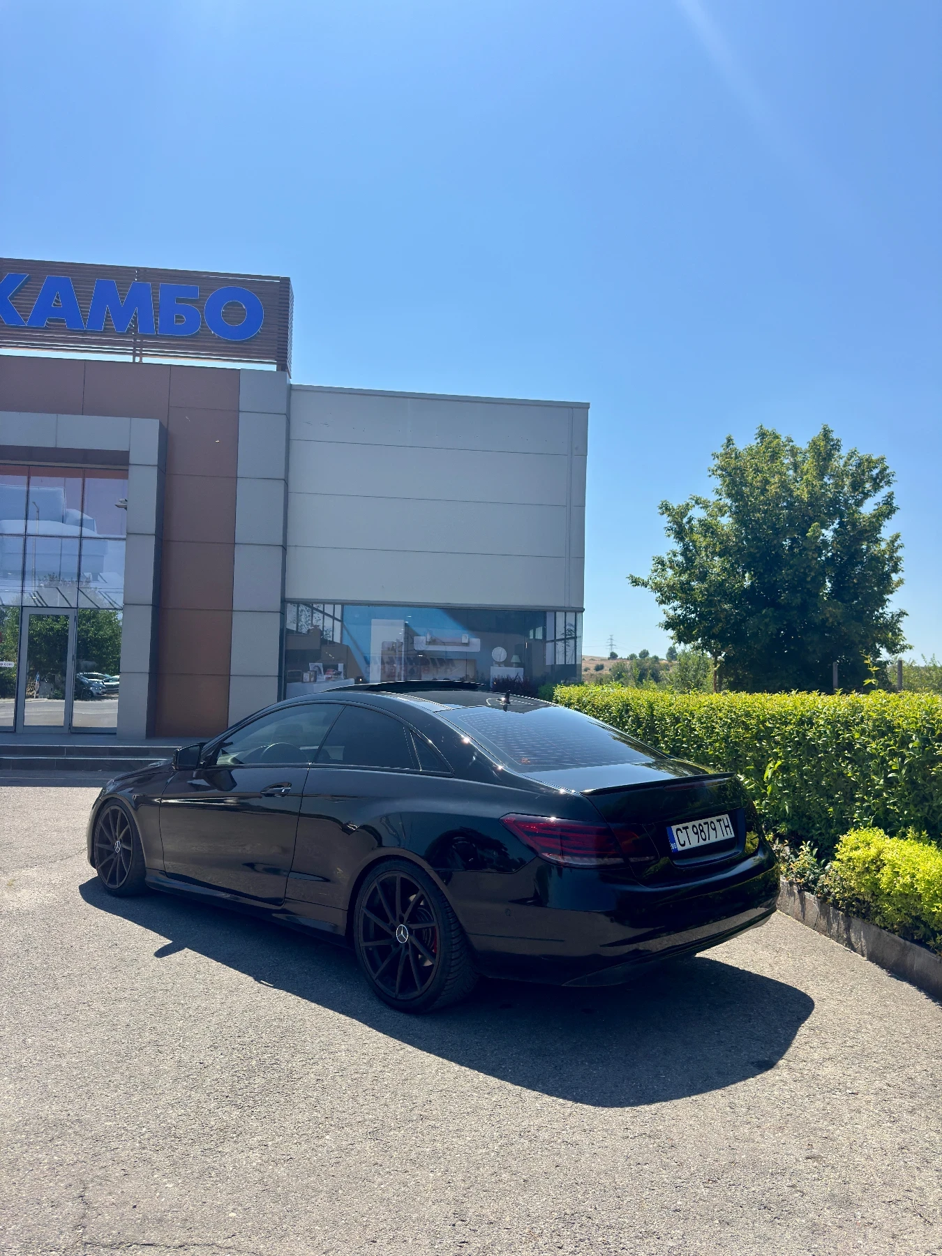 Mercedes-Benz E 220 19  Vossen | Bilstein | Червен салон, снимка 5 - Автомобили и джипове - 55106330