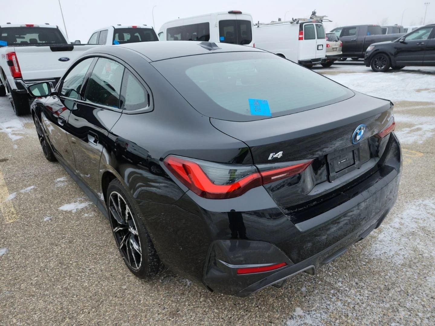 BMW i4 M-pkg* Harman/Kardon* Подгрев* Обдух* Пано, снимка 4 - Автомобили и джипове - 53746613