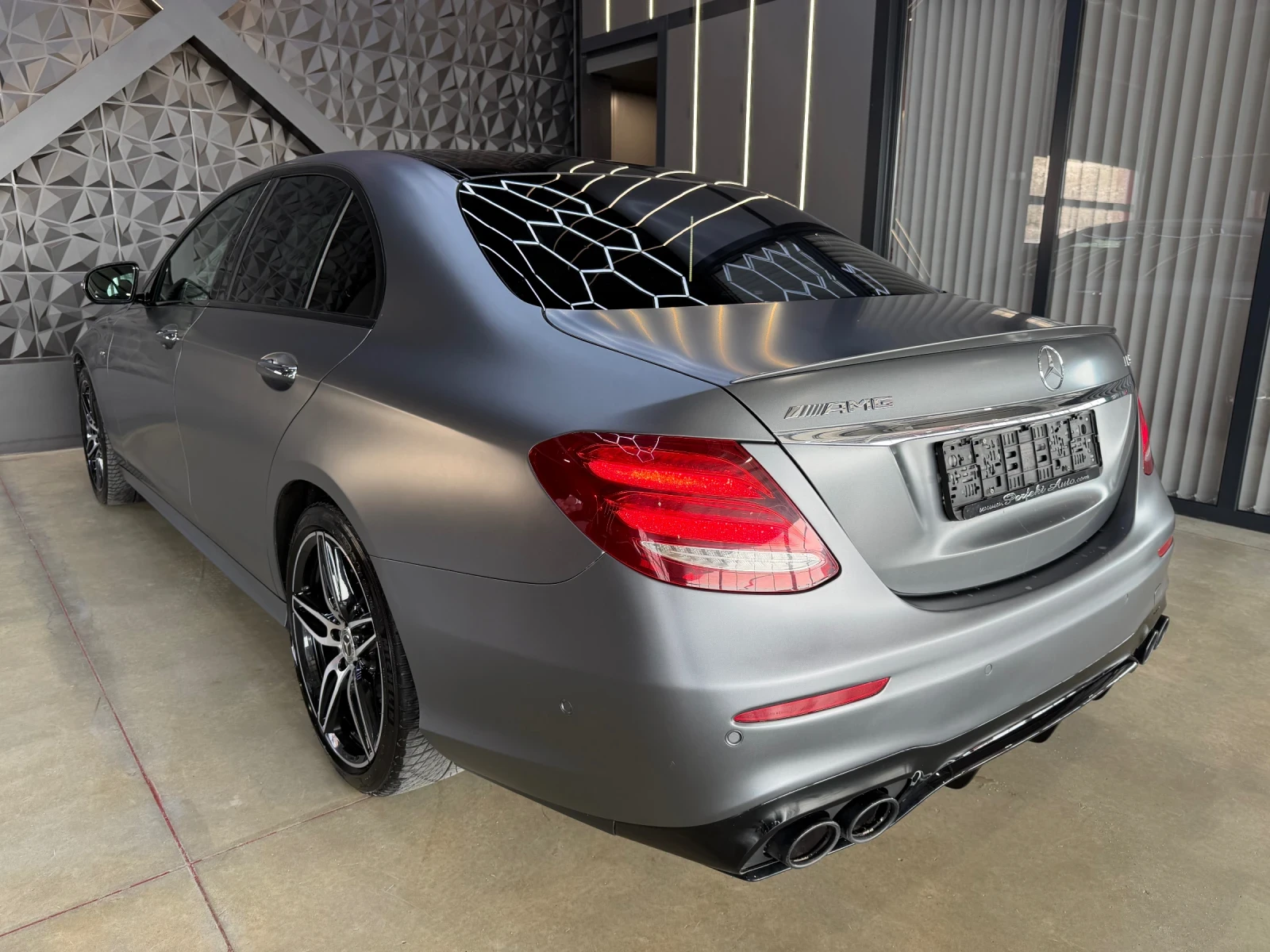 Mercedes-Benz E 53 AMG 4 MATIC * FULL Екстри * BURMESTER * , снимка 3 - Автомобили и джипове - 53890781