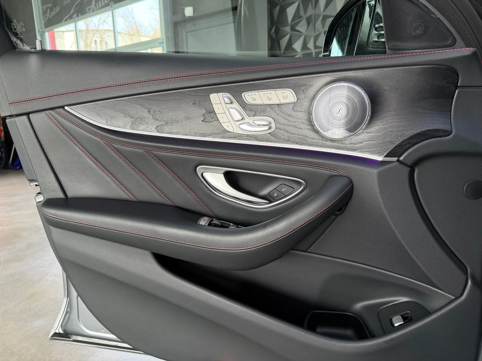 Mercedes-Benz E 53 AMG 4 MATIC * FULL Екстри * BURMESTER * , снимка 11 - Автомобили и джипове - 53890781