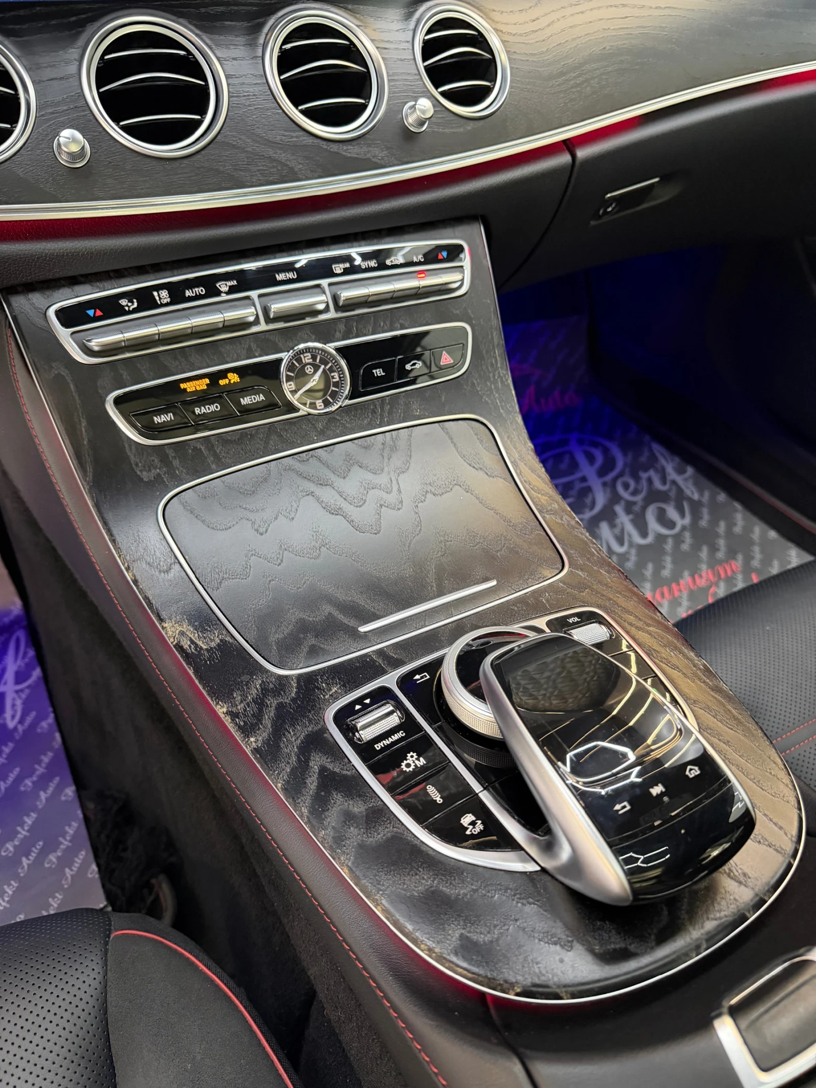 Mercedes-Benz E 53 AMG 4 MATIC * FULL Екстри * BURMESTER * , снимка 8 - Автомобили и джипове - 53890781