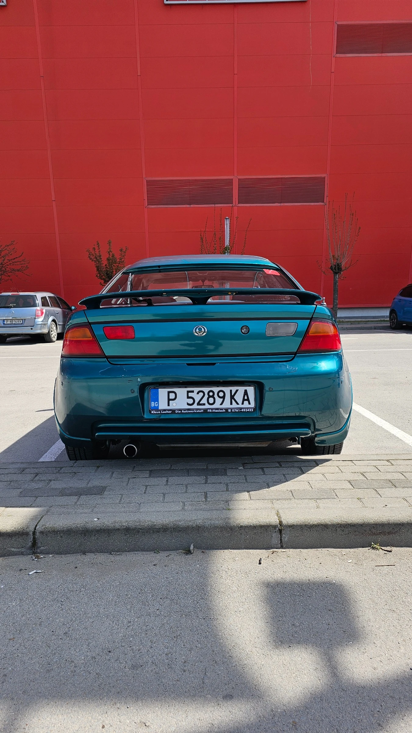 Mazda 323 1.5i, снимка 4 - Автомобили и джипове - 54360338