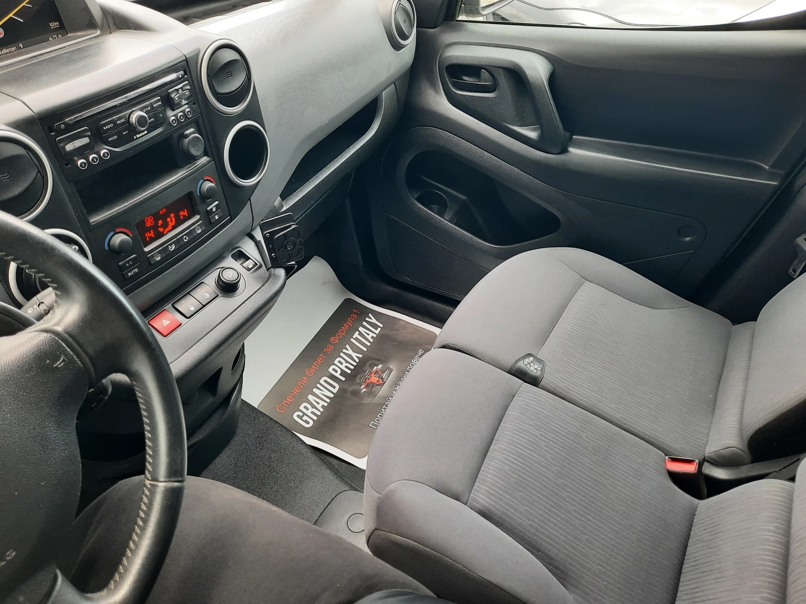 Peugeot Partner 2015та АВТОМАТ БИЖУ, снимка 10 - Автомобили и джипове - 54390806