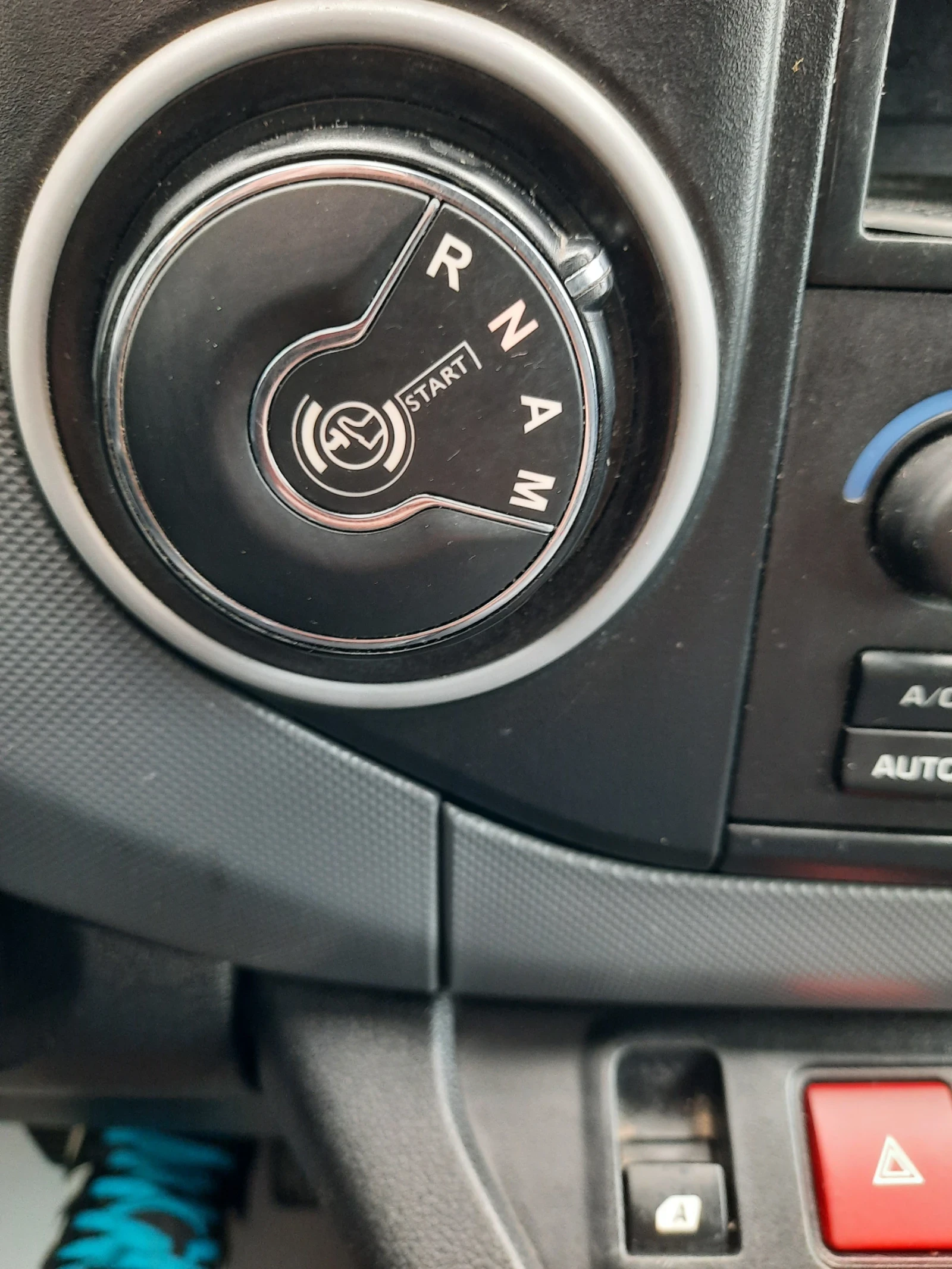 Peugeot Partner 2015та АВТОМАТ БИЖУ, снимка 9 - Автомобили и джипове - 54390806