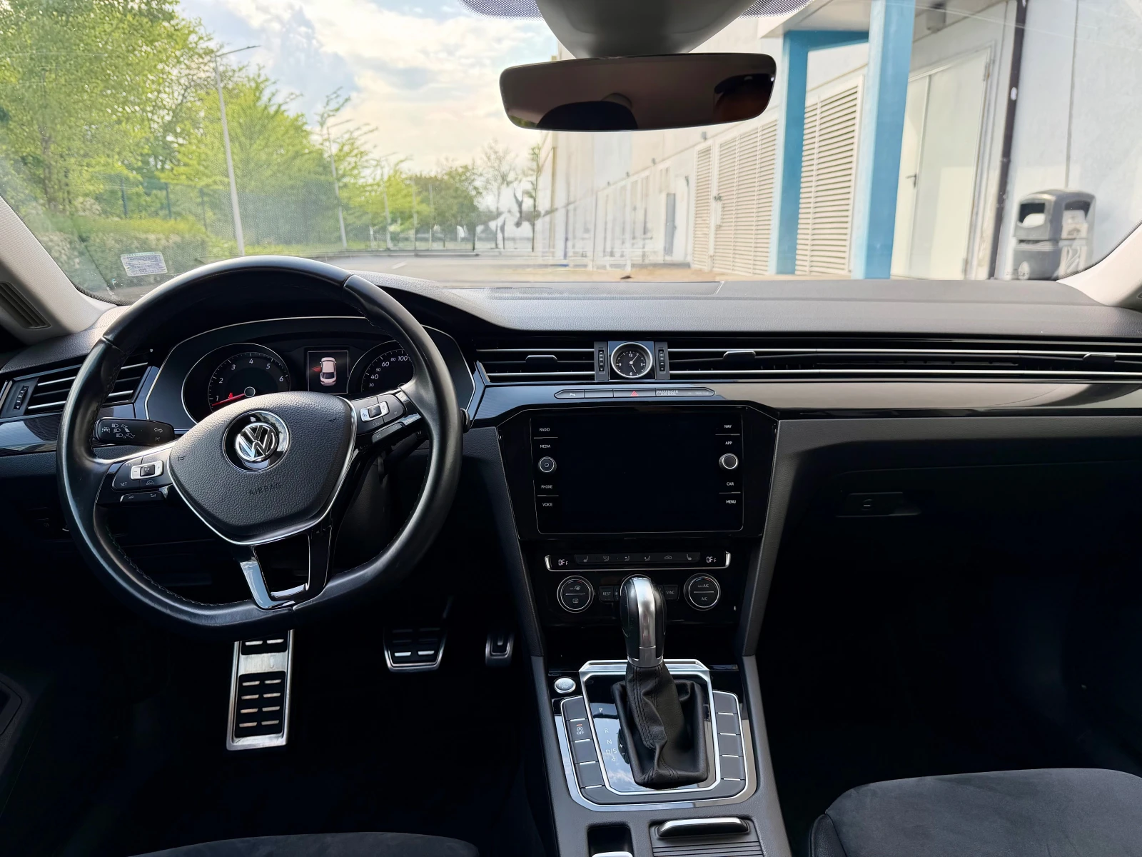 VW Arteon Elegance / FULL LED / Navi / ACC, снимка 15 - Автомобили и джипове - 54593696