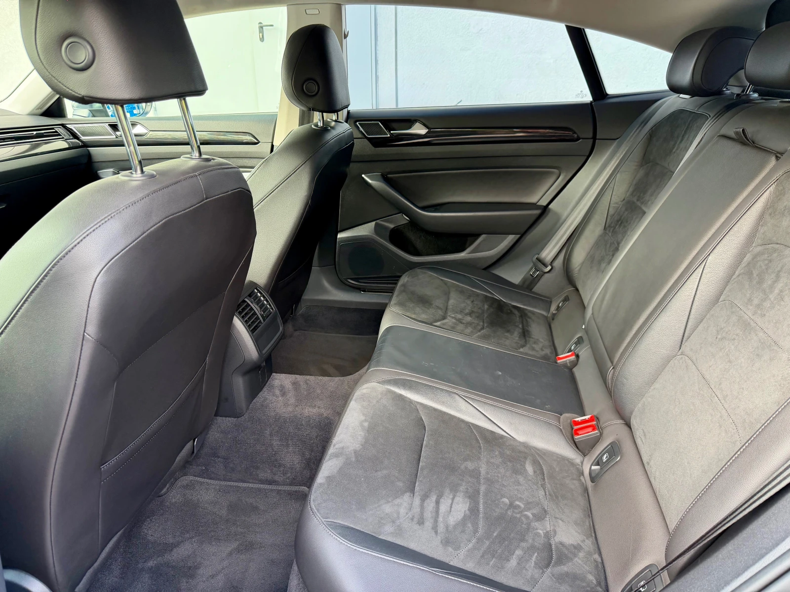 VW Arteon Elegance / FULL LED / Navi / ACC, снимка 13 - Автомобили и джипове - 54593696