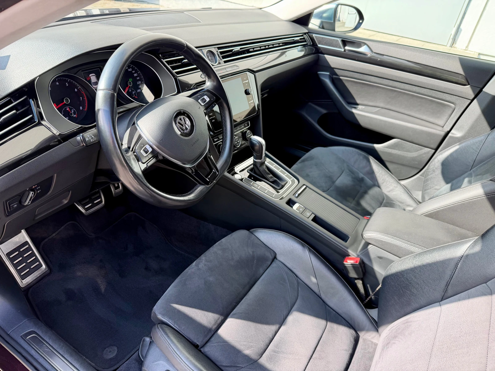 VW Arteon Elegance / FULL LED / Navi / ACC, снимка 8 - Автомобили и джипове - 54593696