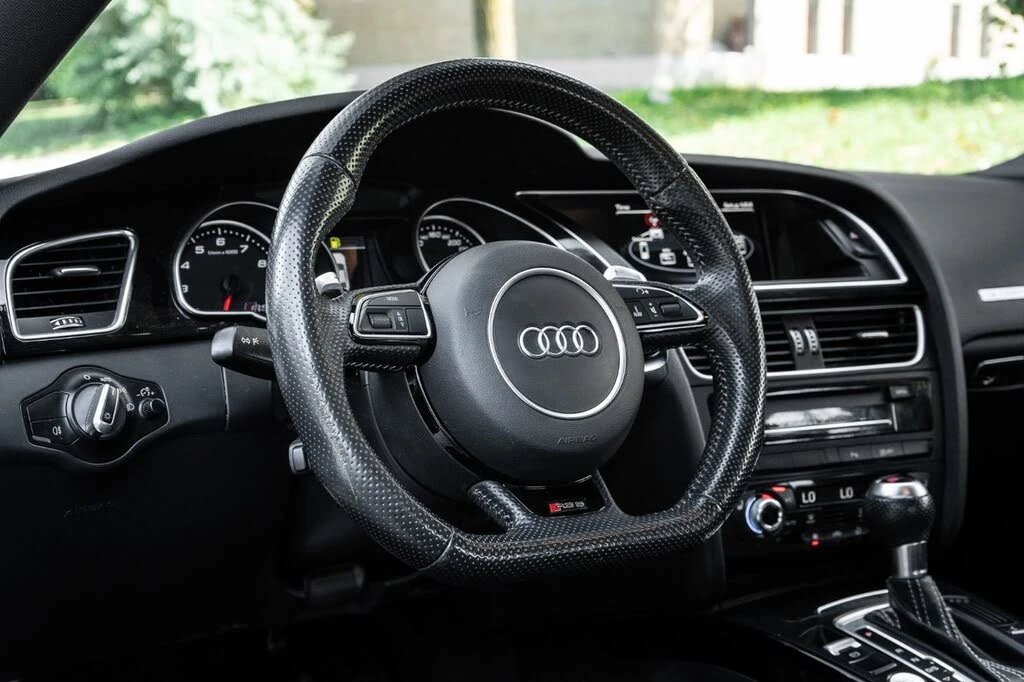 Audi Rs5 4.2* quattro* АвтоКредит * (ЦЕНА ДО БГ), снимка 8 - Автомобили и джипове - 54713697