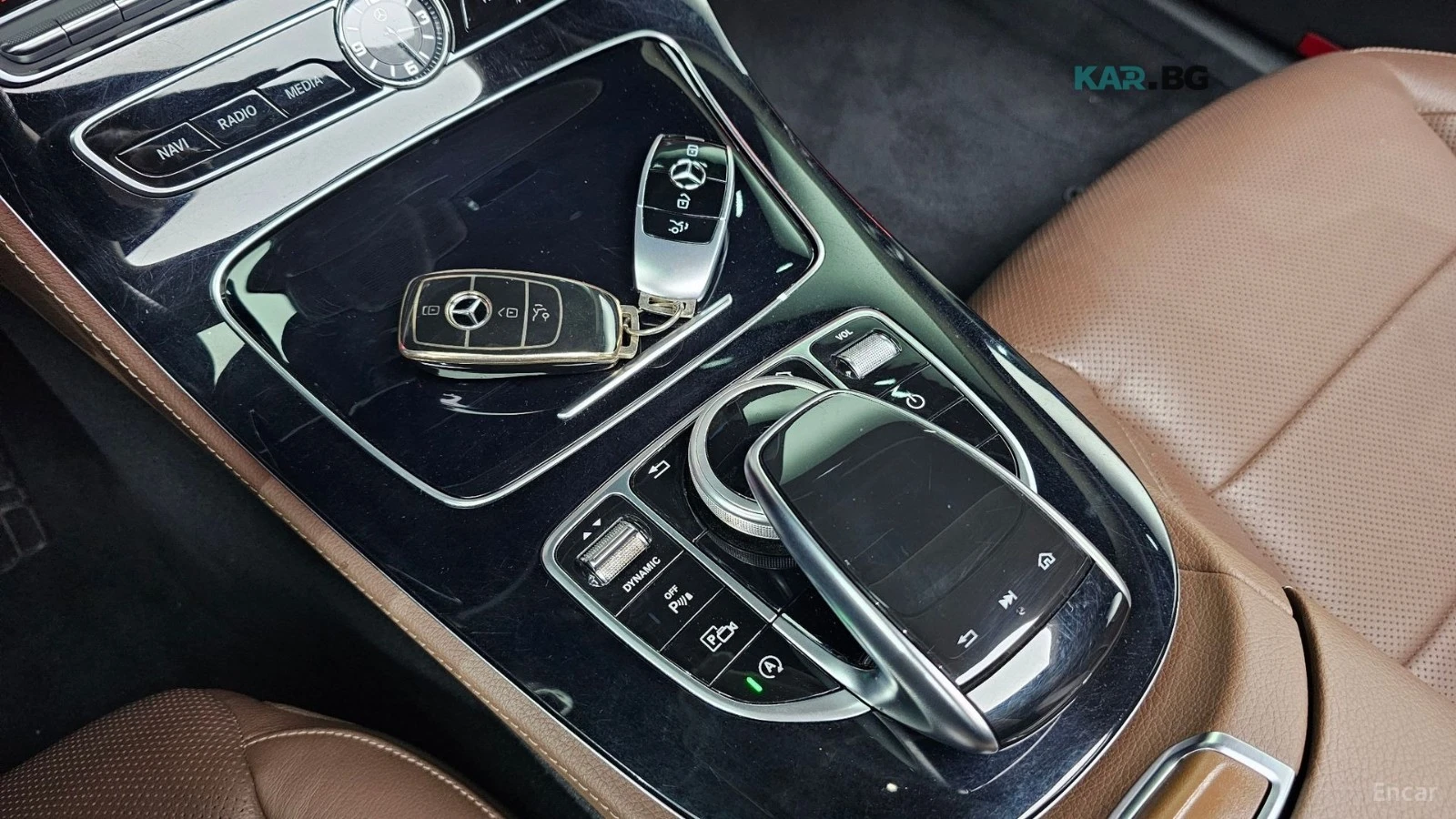 Mercedes-Benz E 300 * AMG* ПОДГРЕВ* ОБДУХВАНЕ* ПАНОРАМА* 360* HEAD-UP*, снимка 15 - Автомобили и джипове - 54823683