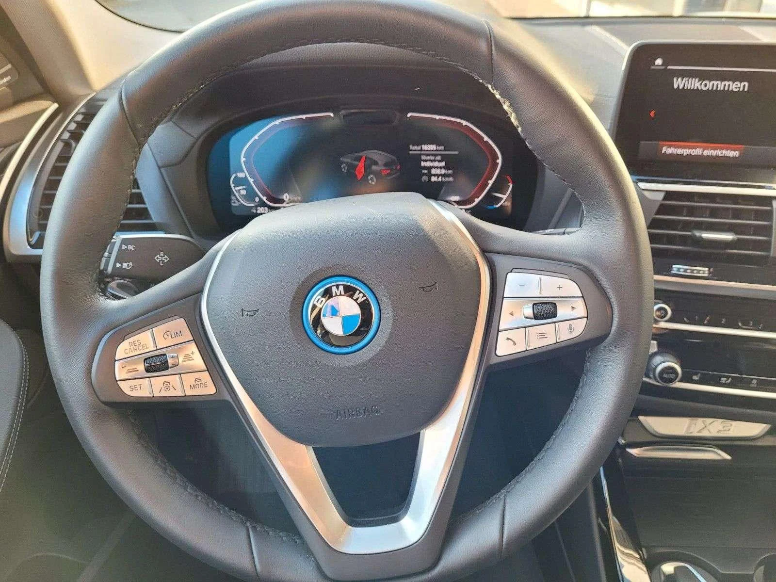 BMW iX3 IMPRESIIVE/286HP/HUD/H&K/PANO/CAM/528z, снимка 6 - Автомобили и джипове - 55142127