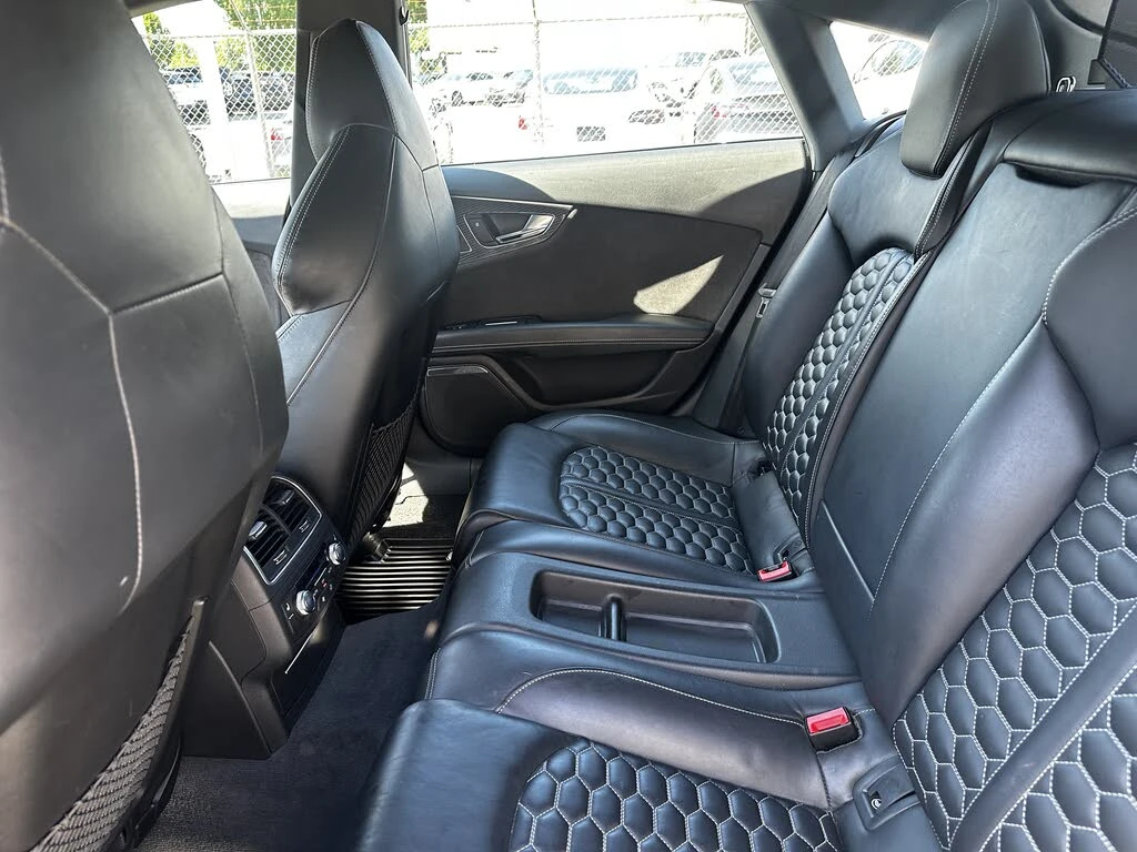 Audi Rs7 4.0T* PRESTIGE* CARBON* MATRIX* 360 КАМЕРИ* КЕЙЛЕС, снимка 14 - Автомобили и джипове - 55302295