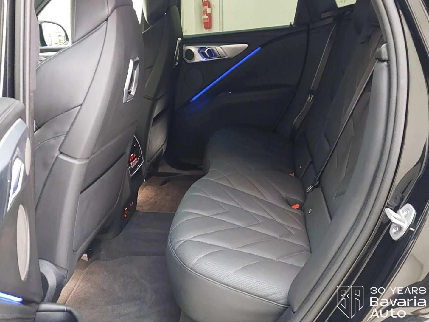 BMW XM Sportautomatic, снимка 9 - Автомобили и джипове - 55974109
