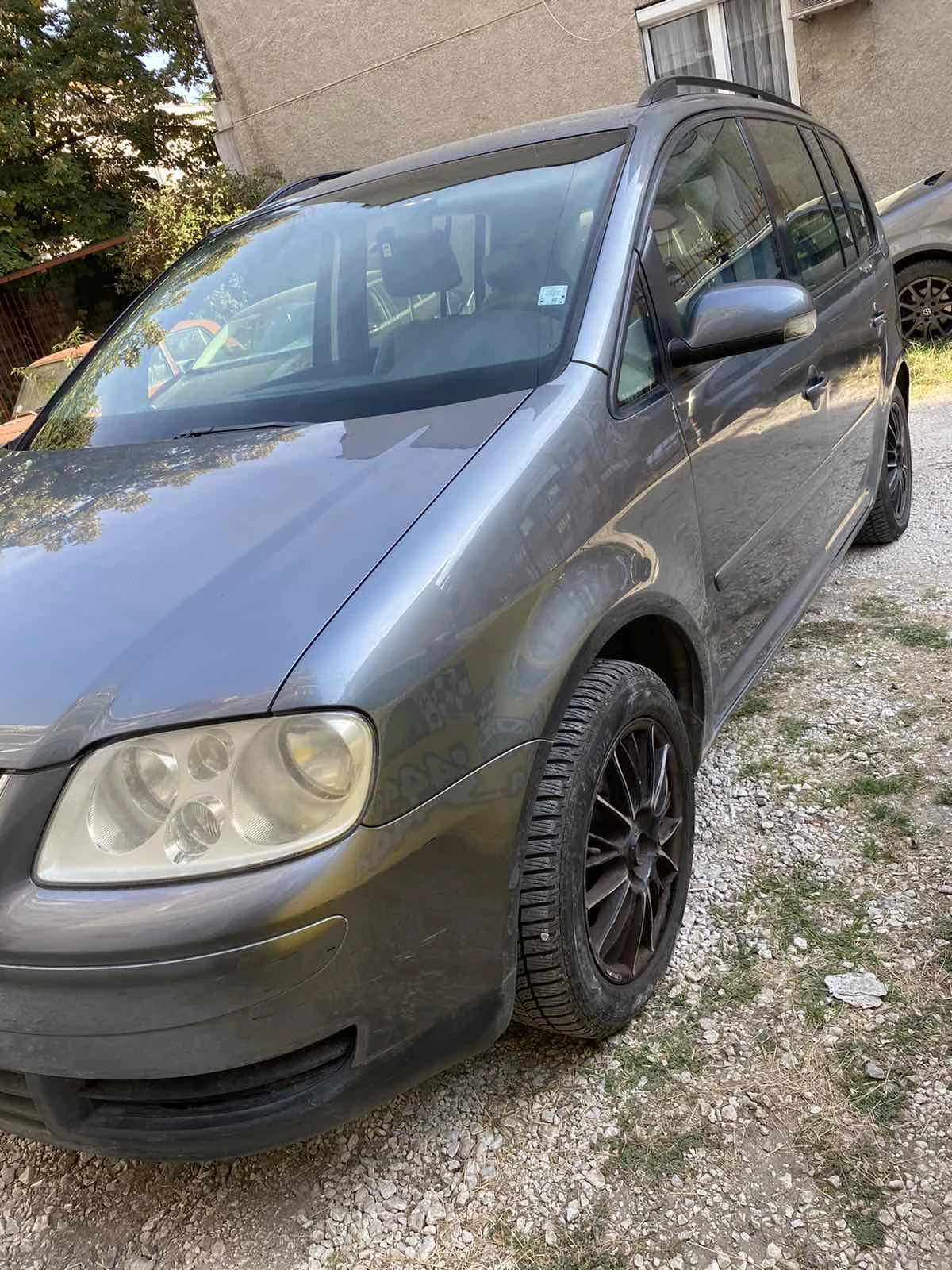 VW Touran, снимка 2 - Автомобили и джипове - 56444021