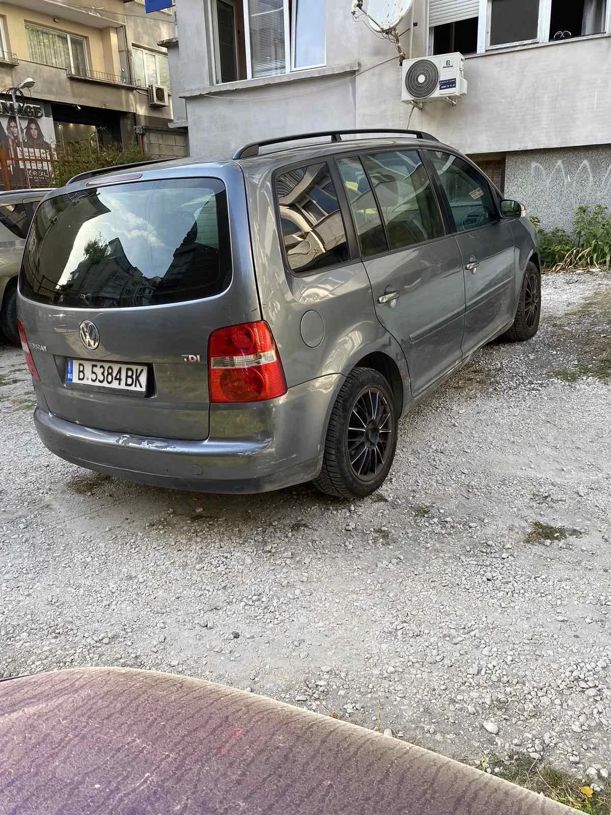 VW Touran, снимка 5 - Автомобили и джипове - 56444021