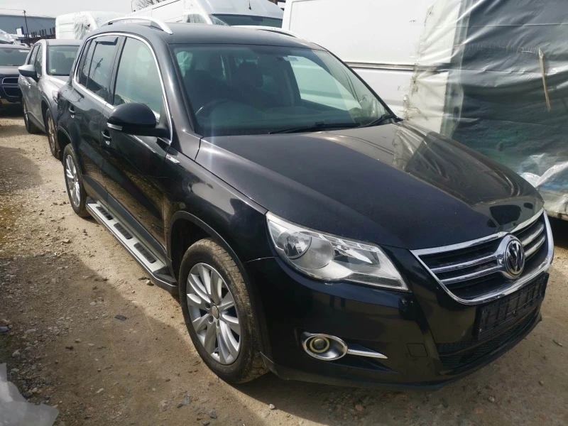 VW Tiguan 2.0tdi, снимка 2 - Автомобили и джипове - 40007359