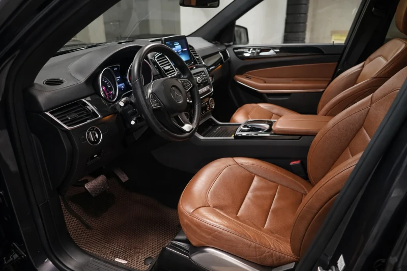 Mercedes-Benz GLS 500  4MATIC | Пълен AMG | Всички екстри, снимка 3 - Автомобили и джипове - 53238119