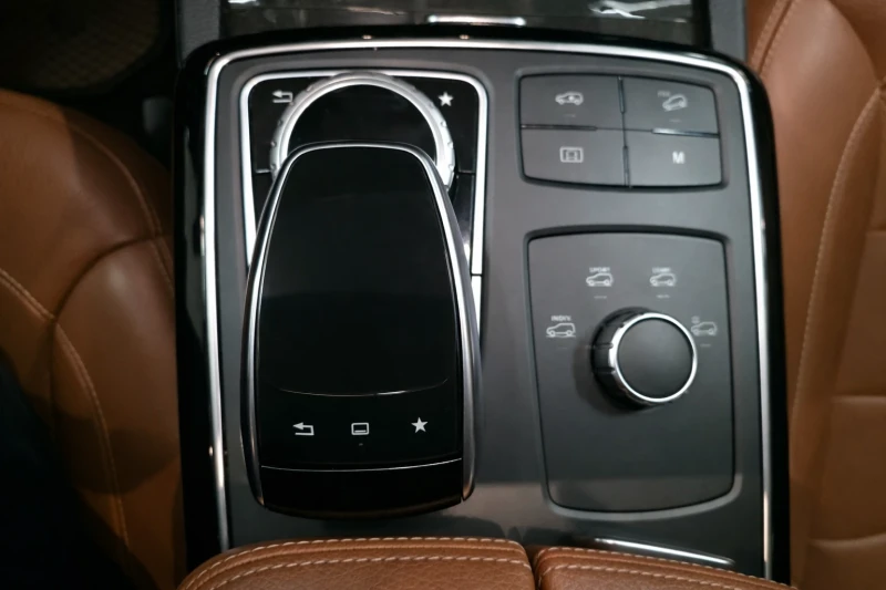 Mercedes-Benz GLS 500  4MATIC | Пълен AMG | Всички екстри, снимка 10 - Автомобили и джипове - 53238119