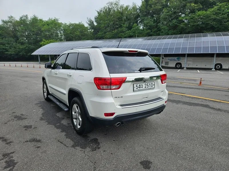Jeep Grand cherokee 3.0 Diesel Laredo Wk2, снимка 4 - Автомобили и джипове - 56112134