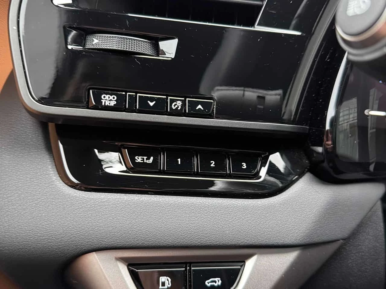 Lexus RX 350h /ПАНОРАМА/ОБДУХВАНЕ/ПРЕДСТАВИТЕЛСТВО НА LEXUS, снимка 11 - Автомобили и джипове - 54128441